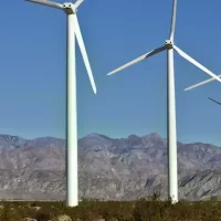 main_imagemanantiales-behr-wind-farm_i7ENs7q